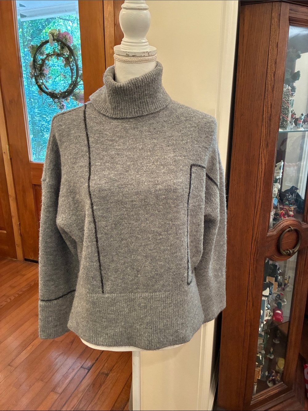 Zara Gray Turtleneck Oversized Cropped Sweater with Black Accents & Ribbed Hem.